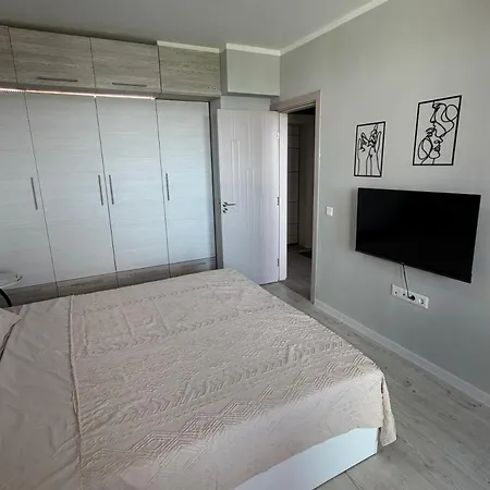 Karina 1 Apartment Warna